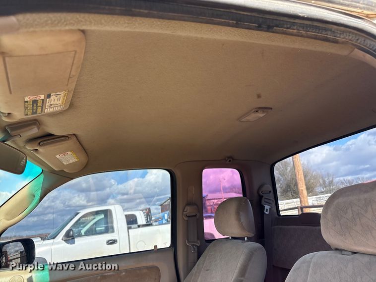 image for item FI0068 2001 Toyota Tacoma pickup truck