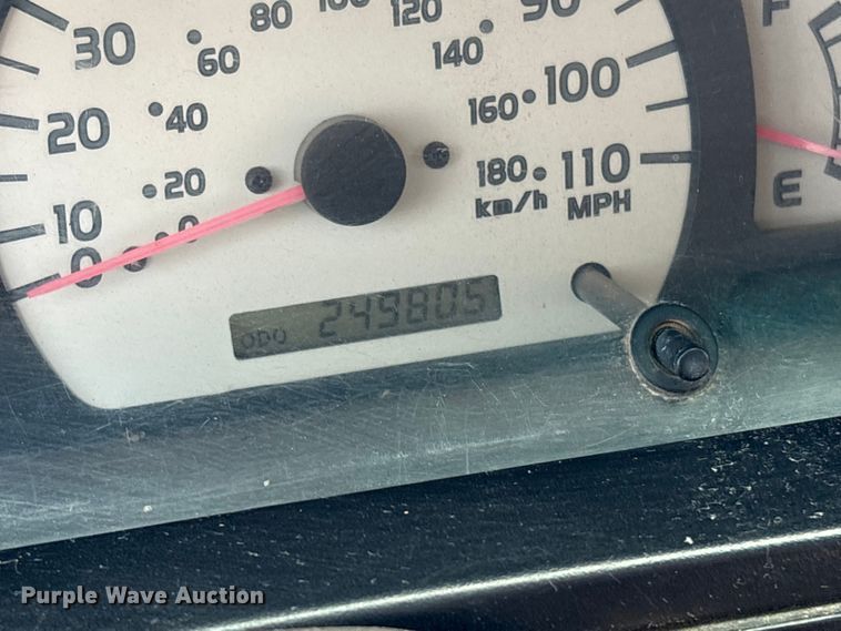 image for item FI0068 2001 Toyota Tacoma pickup truck