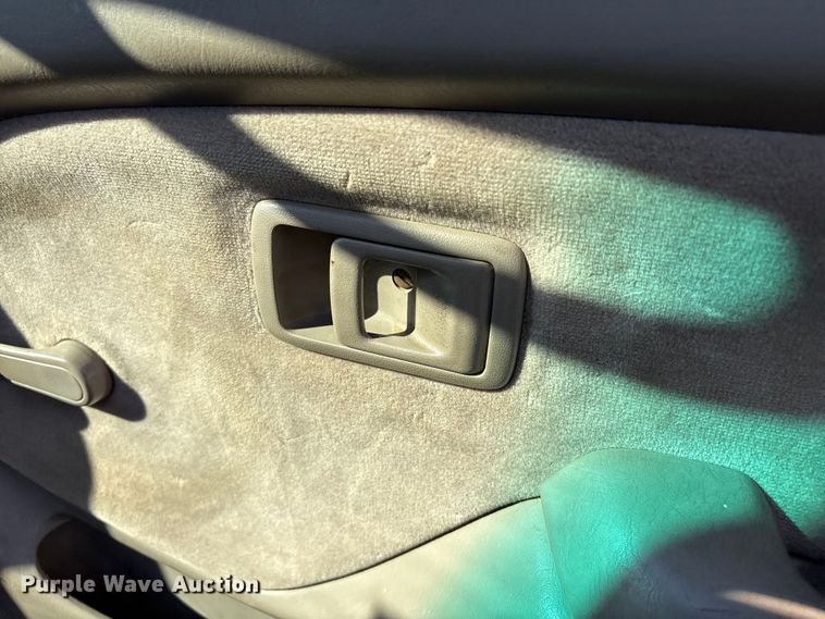 image for item FI0068 2001 Toyota Tacoma pickup truck