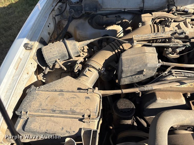 image for item FI0068 2001 Toyota Tacoma pickup truck