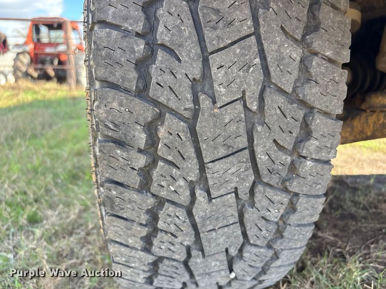 image for item FI0068 2001 Toyota Tacoma pickup truck