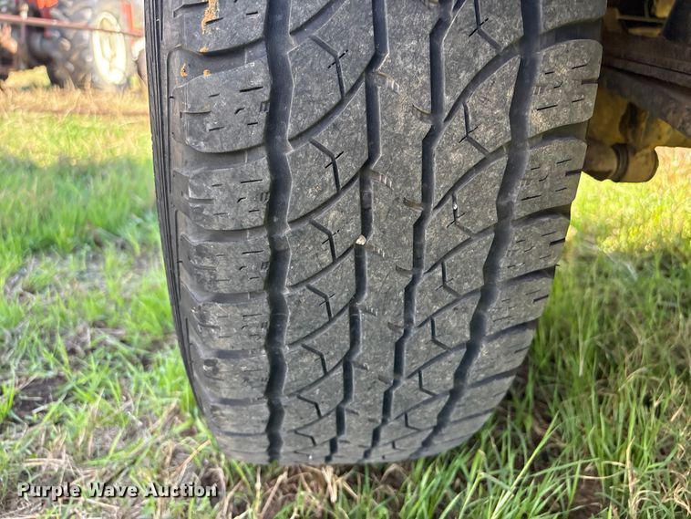 image for item FI0068 2001 Toyota Tacoma pickup truck