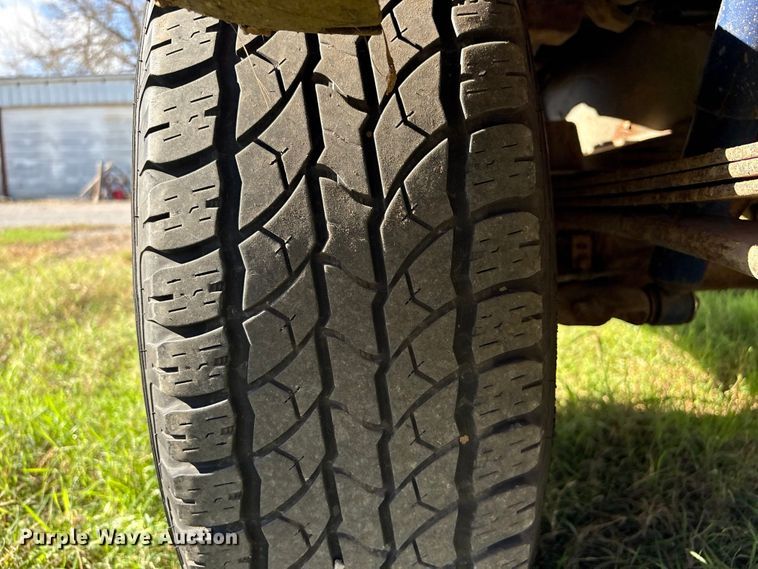 image for item FI0068 2001 Toyota Tacoma pickup truck