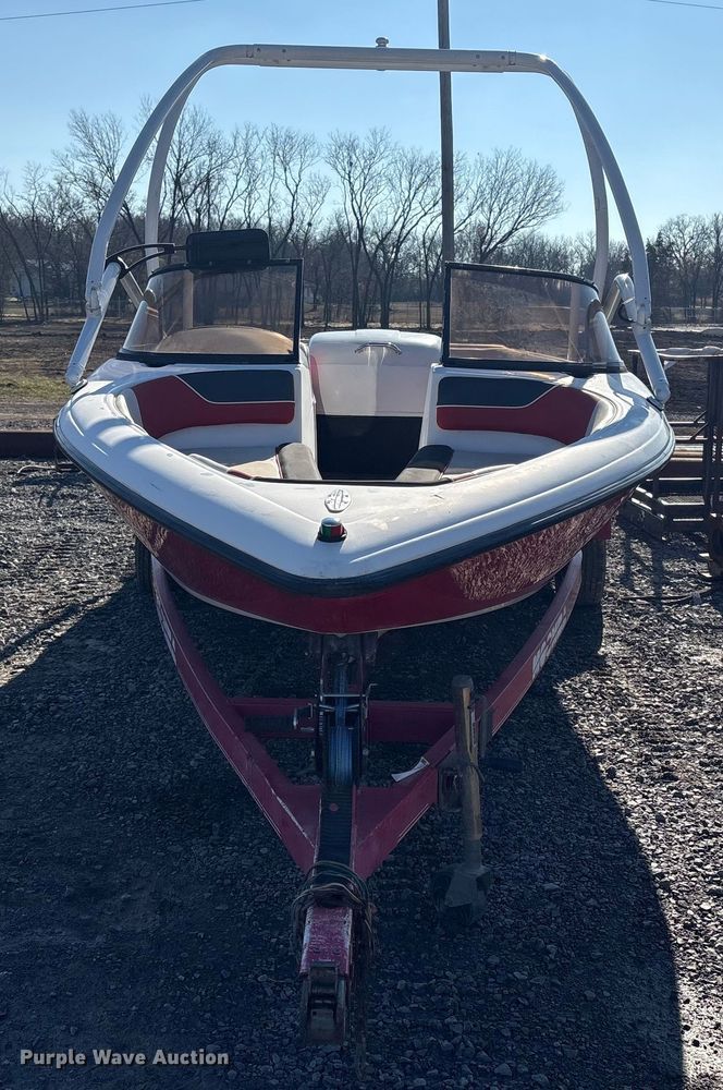 image for item FI0074 2001 Moomba Outback boat