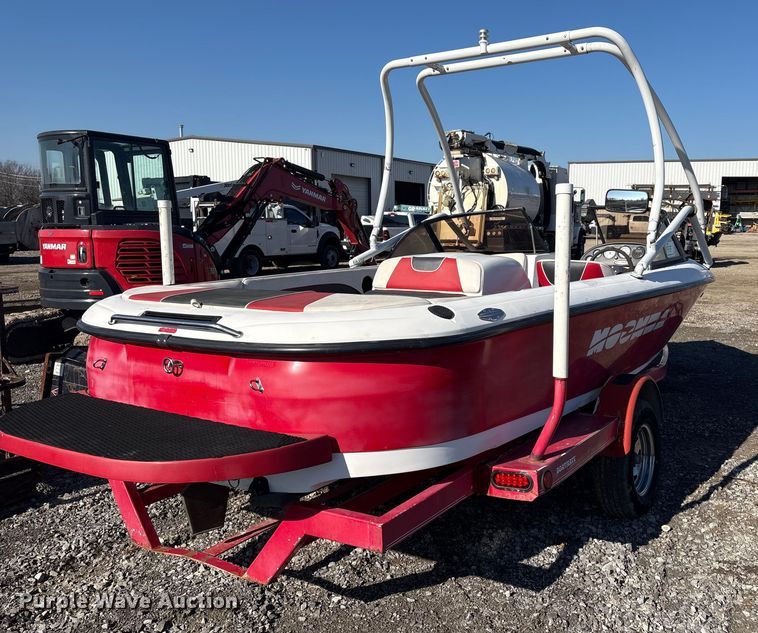 image for item FI0074 2001 Moomba Outback boat