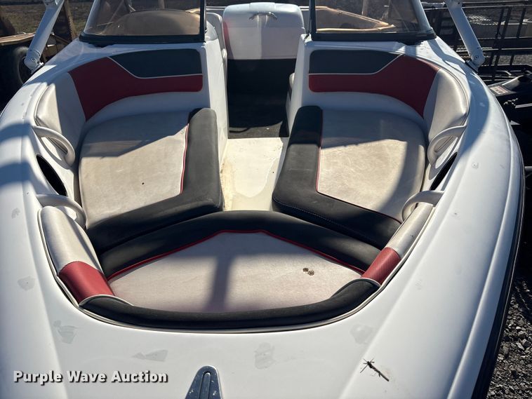 image for item FI0074 2001 Moomba Outback boat