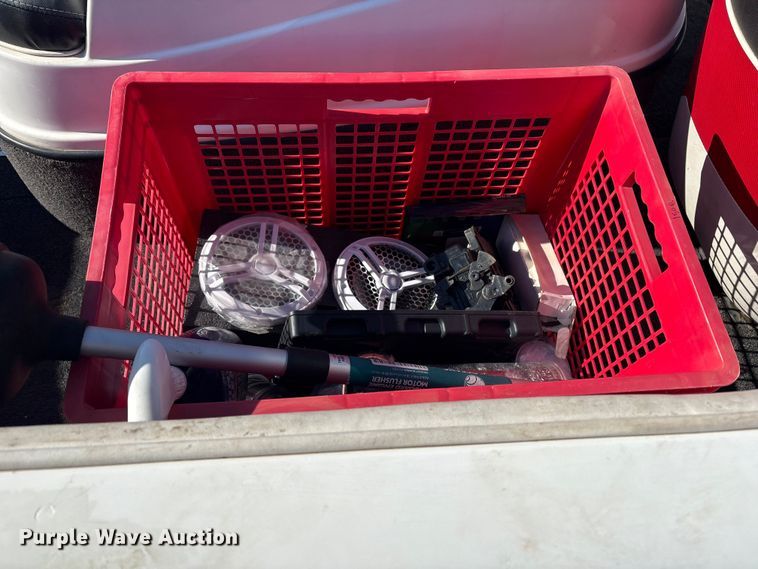 image for item FI0074 2001 Moomba Outback boat