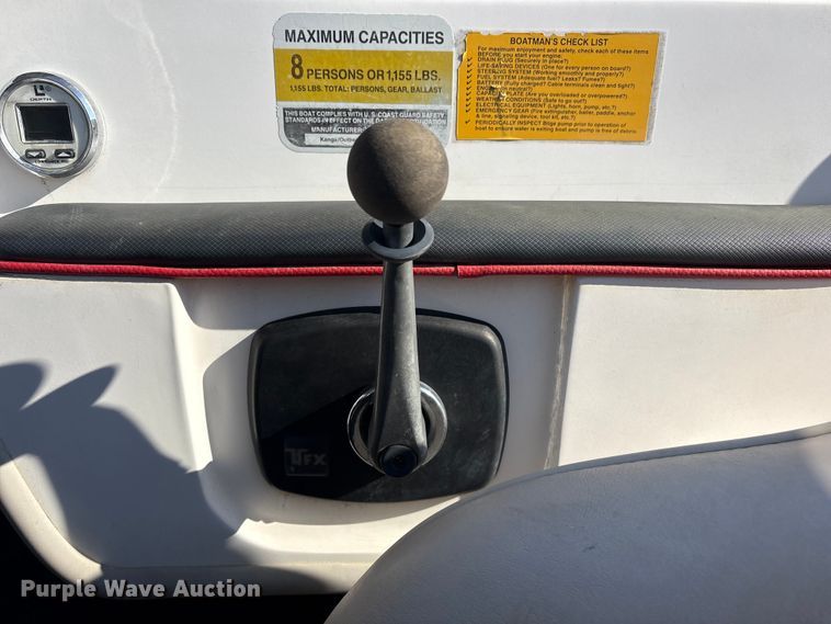 image for item FI0074 2001 Moomba Outback boat