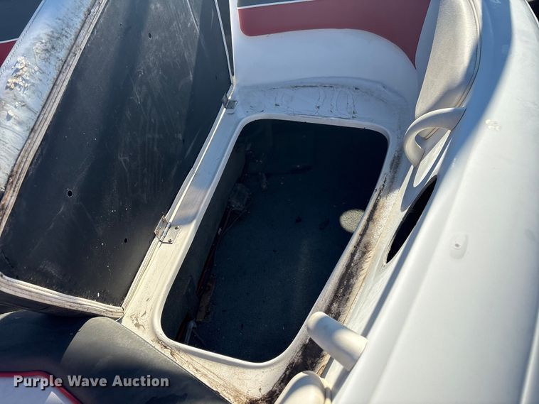 image for item FI0074 2001 Moomba Outback boat