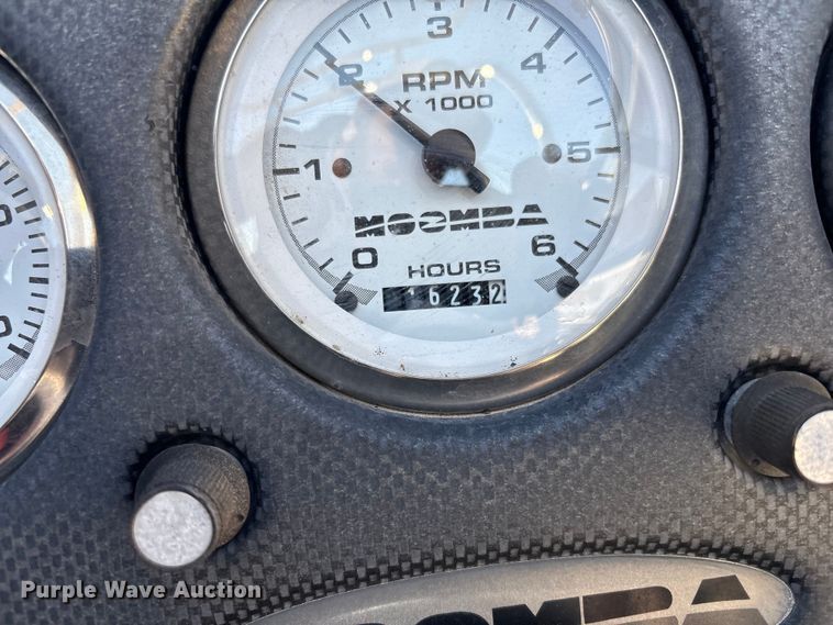 image for item FI0074 2001 Moomba Outback boat