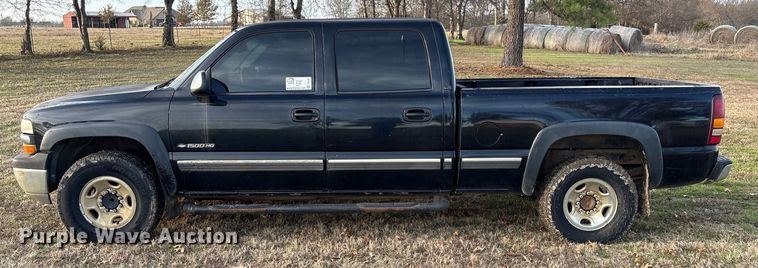 image for item FI0100 2001 Chevrolet Silverado 1500HD Crew Cab pickup truck
