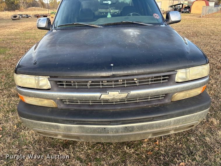 image for item FI0100 2001 Chevrolet Silverado 1500HD Crew Cab pickup truck