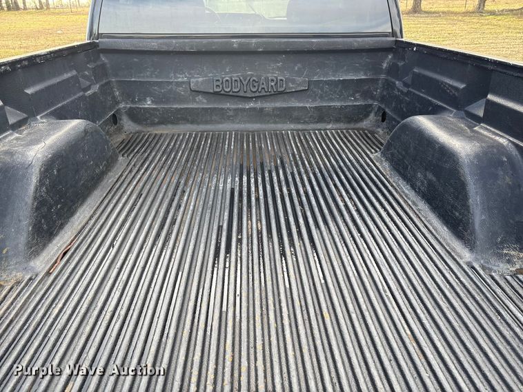 image for item FI0100 2001 Chevrolet Silverado 1500HD Crew Cab pickup truck