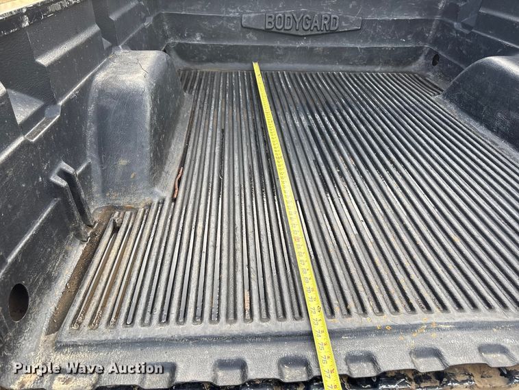 image for item FI0100 2001 Chevrolet Silverado 1500HD Crew Cab pickup truck