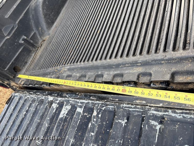 image for item FI0100 2001 Chevrolet Silverado 1500HD Crew Cab pickup truck