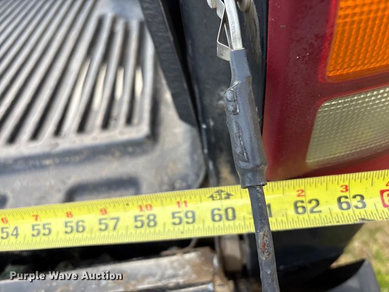 image for item FI0100 2001 Chevrolet Silverado 1500HD Crew Cab pickup truck