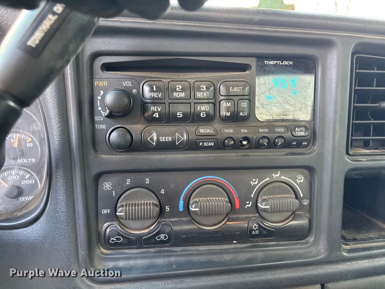 image for item FI0100 2001 Chevrolet Silverado 1500HD Crew Cab pickup truck