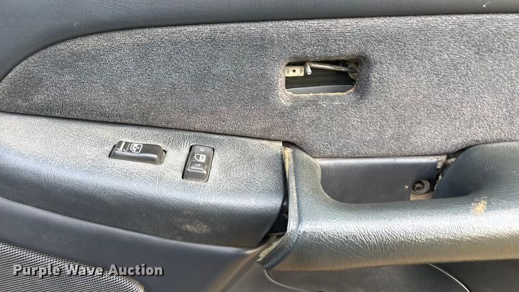 image for item FI0100 2001 Chevrolet Silverado 1500HD Crew Cab pickup truck