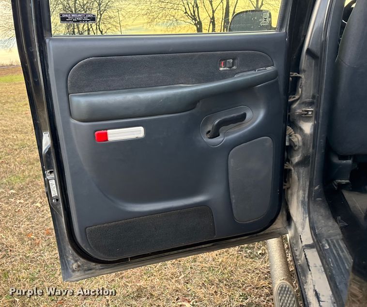 image for item FI0100 2001 Chevrolet Silverado 1500HD Crew Cab pickup truck