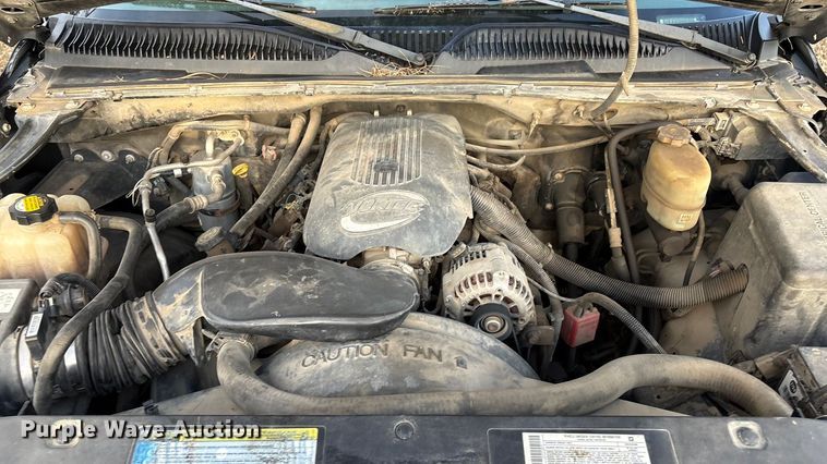 image for item FI0100 2001 Chevrolet Silverado 1500HD Crew Cab pickup truck