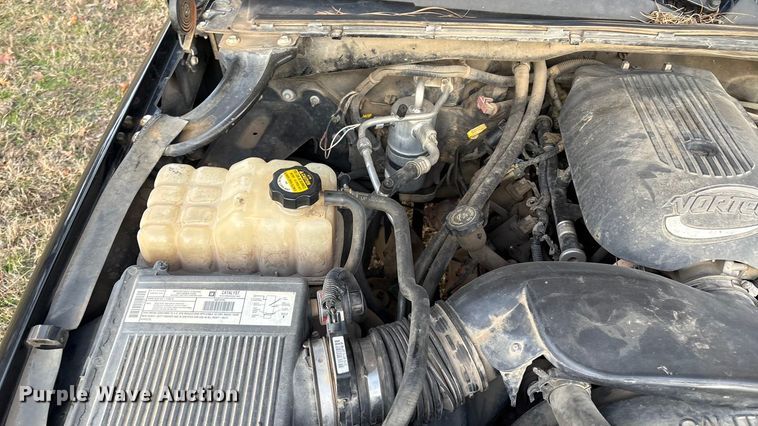 image for item FI0100 2001 Chevrolet Silverado 1500HD Crew Cab pickup truck