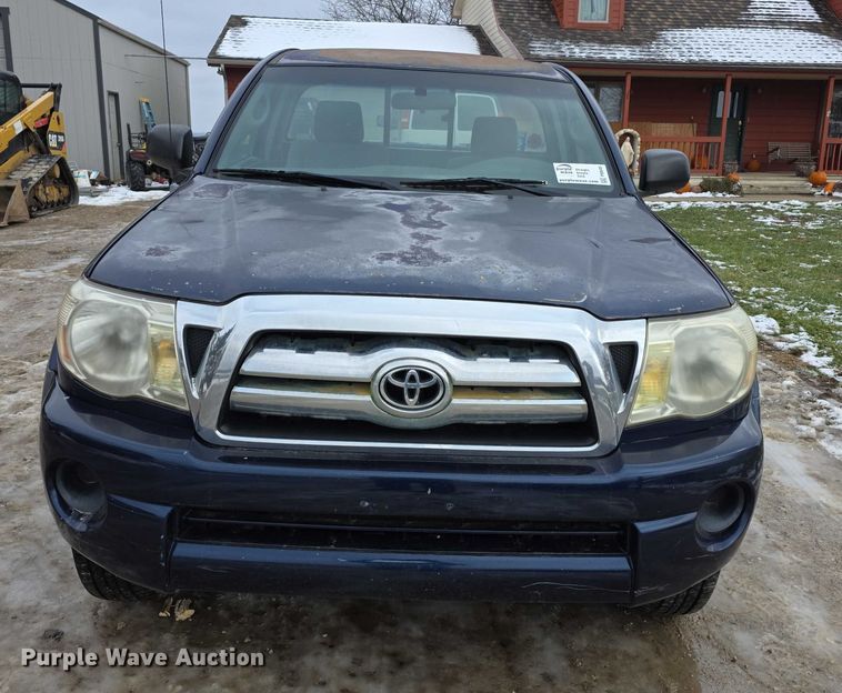 image for item FI0645 2006 Toyota Tacoma PreRunner pickup truck