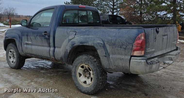 image for item FI0645 2006 Toyota Tacoma PreRunner pickup truck