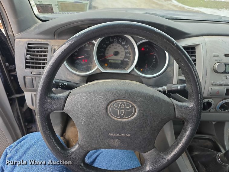 image for item FI0645 2006 Toyota Tacoma PreRunner pickup truck