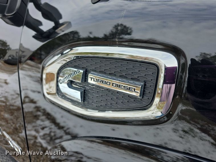 image for item FI0646 2017 Nissan Titan XD Platinum Reserve Crew Cab pickup truck