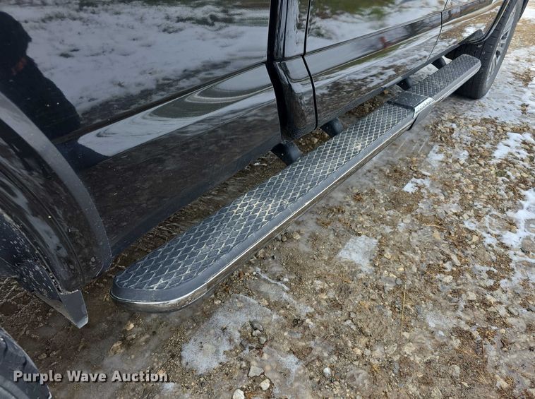 image for item FI0646 2017 Nissan Titan XD Platinum Reserve Crew Cab pickup truck