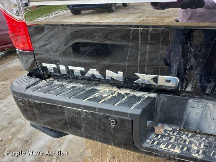 image for item FI0646 2017 Nissan Titan XD Platinum Reserve Crew Cab pickup truck