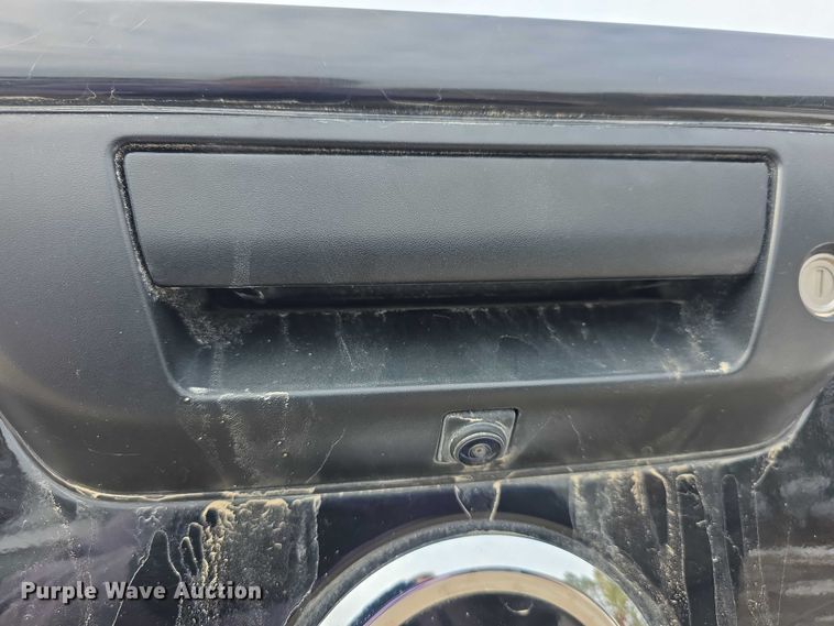 image for item FI0646 2017 Nissan Titan XD Platinum Reserve Crew Cab pickup truck