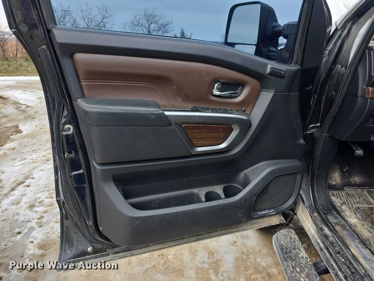 image for item FI0646 2017 Nissan Titan XD Platinum Reserve Crew Cab pickup truck