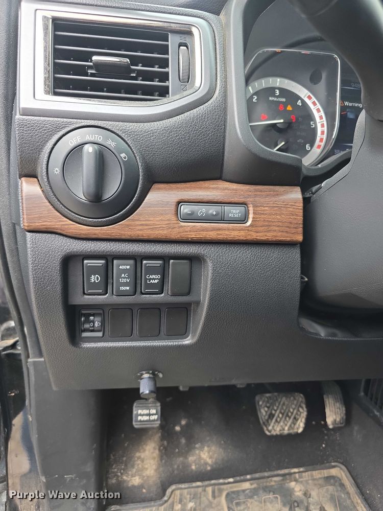 image for item FI0646 2017 Nissan Titan XD Platinum Reserve Crew Cab pickup truck