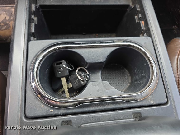 image for item FI0646 2017 Nissan Titan XD Platinum Reserve Crew Cab pickup truck