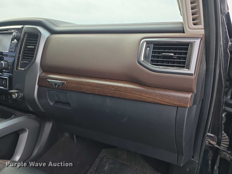 image for item FI0646 2017 Nissan Titan XD Platinum Reserve Crew Cab pickup truck