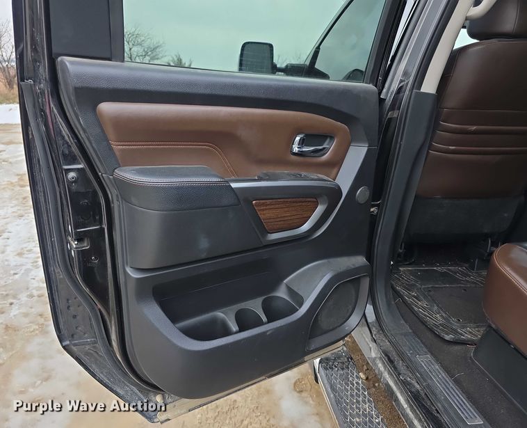 image for item FI0646 2017 Nissan Titan XD Platinum Reserve Crew Cab pickup truck