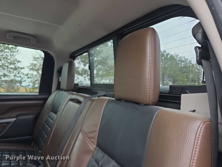 image for item FI0646 2017 Nissan Titan XD Platinum Reserve Crew Cab pickup truck