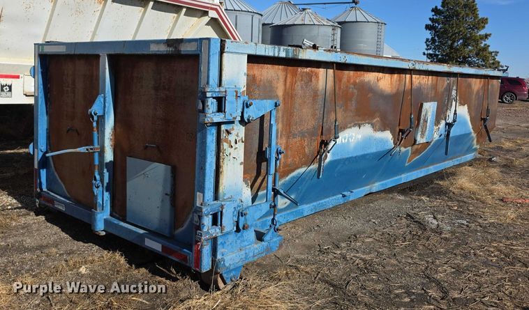 image for item FI0659 Roll-off dumpster