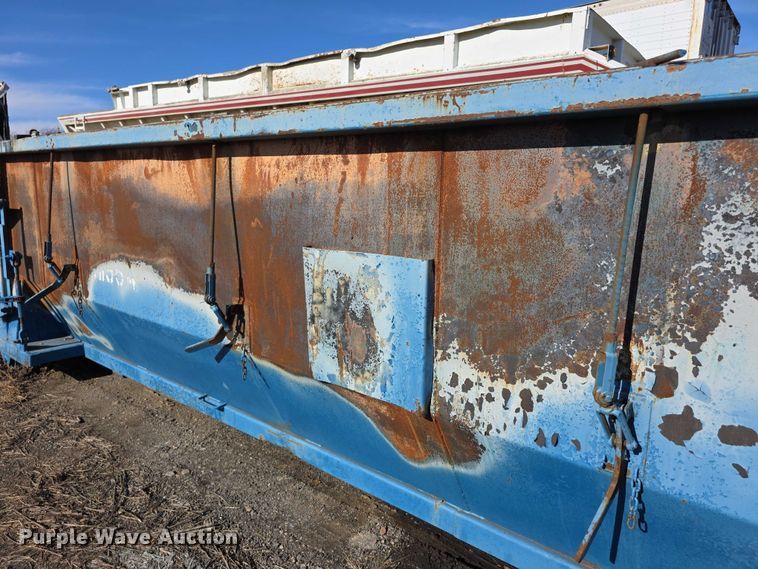 image for item FI0659 Roll-off dumpster