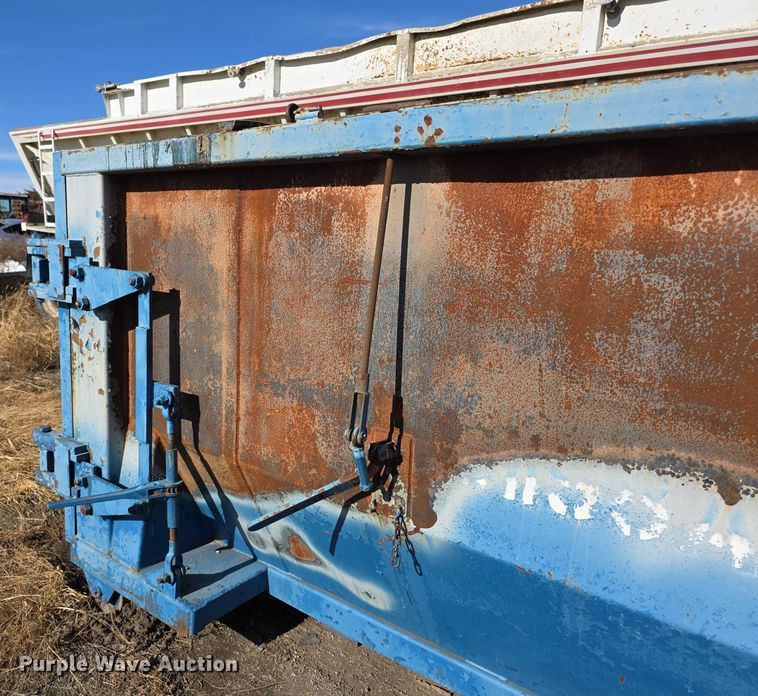 image for item FI0659 Roll-off dumpster