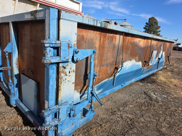 image for item FI0659 Roll-off dumpster