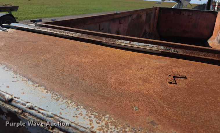 image for item FI0659 Roll-off dumpster