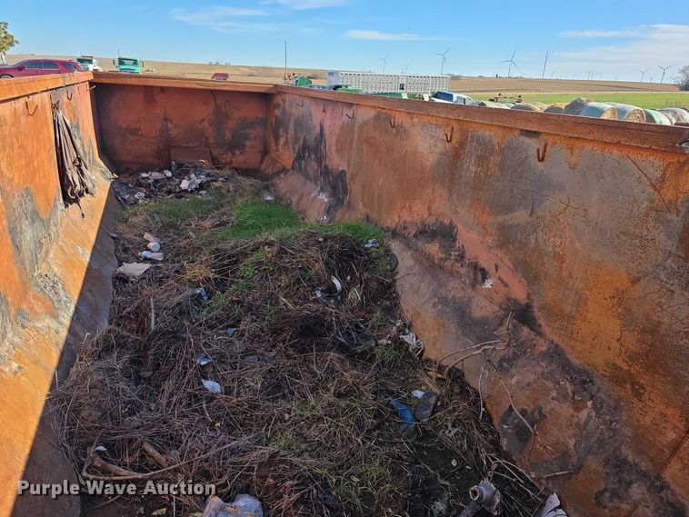 image for item FI0659 Roll-off dumpster