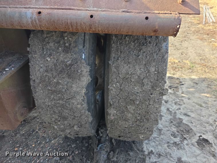 image for item FI0700 1997 Benlee TA60MDD45  roll-off dumpster trailer