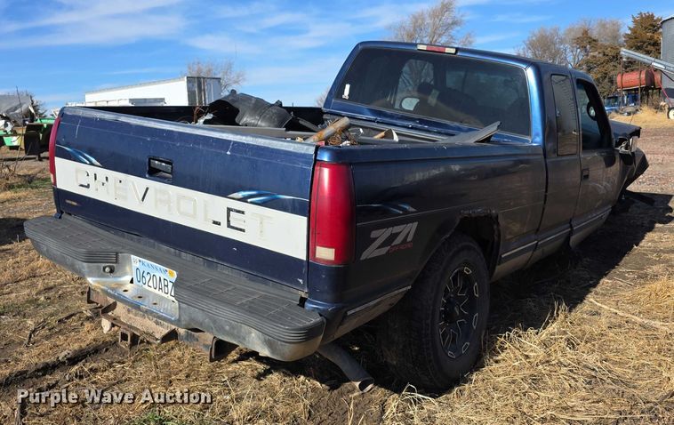 image for item FI0701 1996 Chevrolet Silverado 1500 Ext. Cab pickup truck