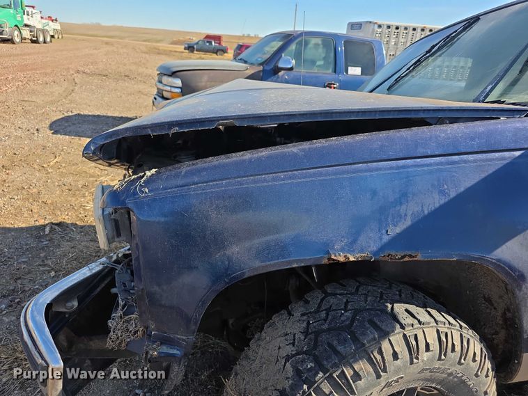 image for item FI0701 1996 Chevrolet Silverado 1500 Ext. Cab pickup truck