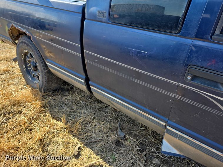 image for item FI0701 1996 Chevrolet Silverado 1500 Ext. Cab pickup truck