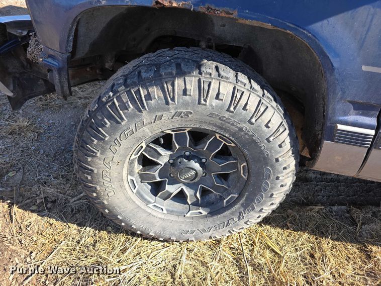 image for item FI0701 1996 Chevrolet Silverado 1500 Ext. Cab pickup truck