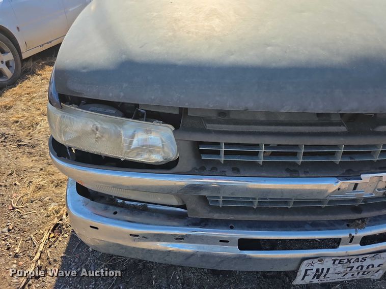 image for item FI0702 2000 Chevrolet Silverado 1500 Ext. Cab pickup truck